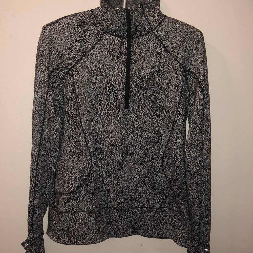 Lulu lemon 1/2 zip Pullover in Perfect Condition